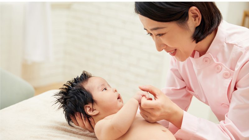 成都白班育儿嫂费用：揭秘育儿嫂市场，如何选择性价比之选**