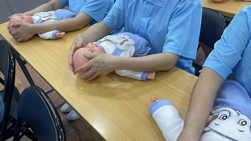 宝宝浴盆防滑垫是保障宝宝沐浴安全的重要配件。安装时，请遵循以下步骤：